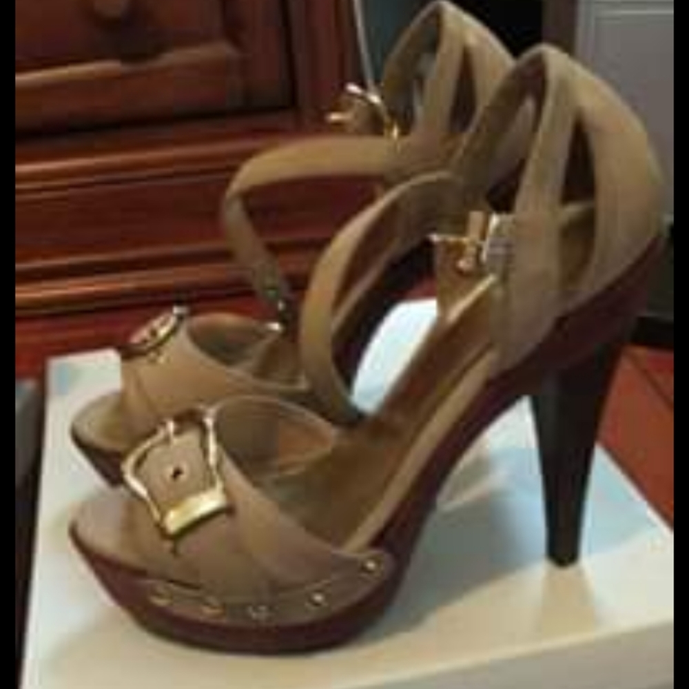 Heeled sandal